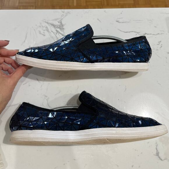 All Black Blue Holographic Geometric Pointed Toe Slip On Shoe, Size 40, EUC - Picture 2 of 8